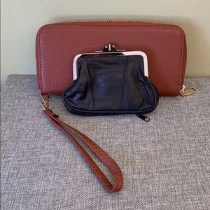 👀 Bundle of 2 wallets NWOT GREAT VALUE!